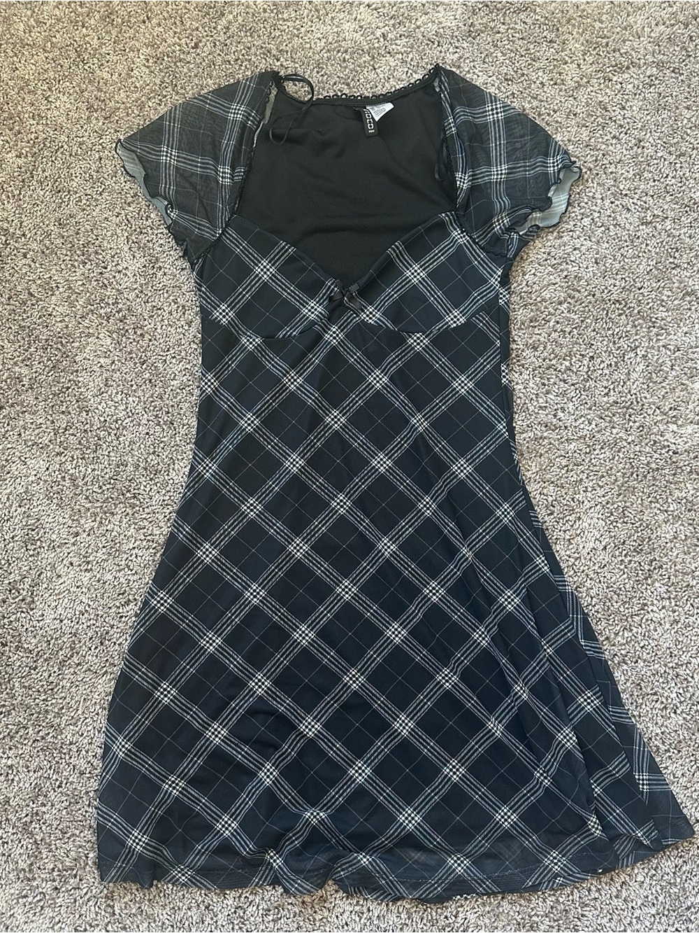 H&M Black Plaid Short-Sleeve A-Line Mini Dress